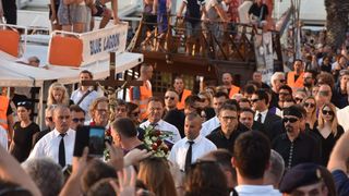 Split dostojanstveno na posljednju plovidbu ispratio legendu Olivera Dragojevića