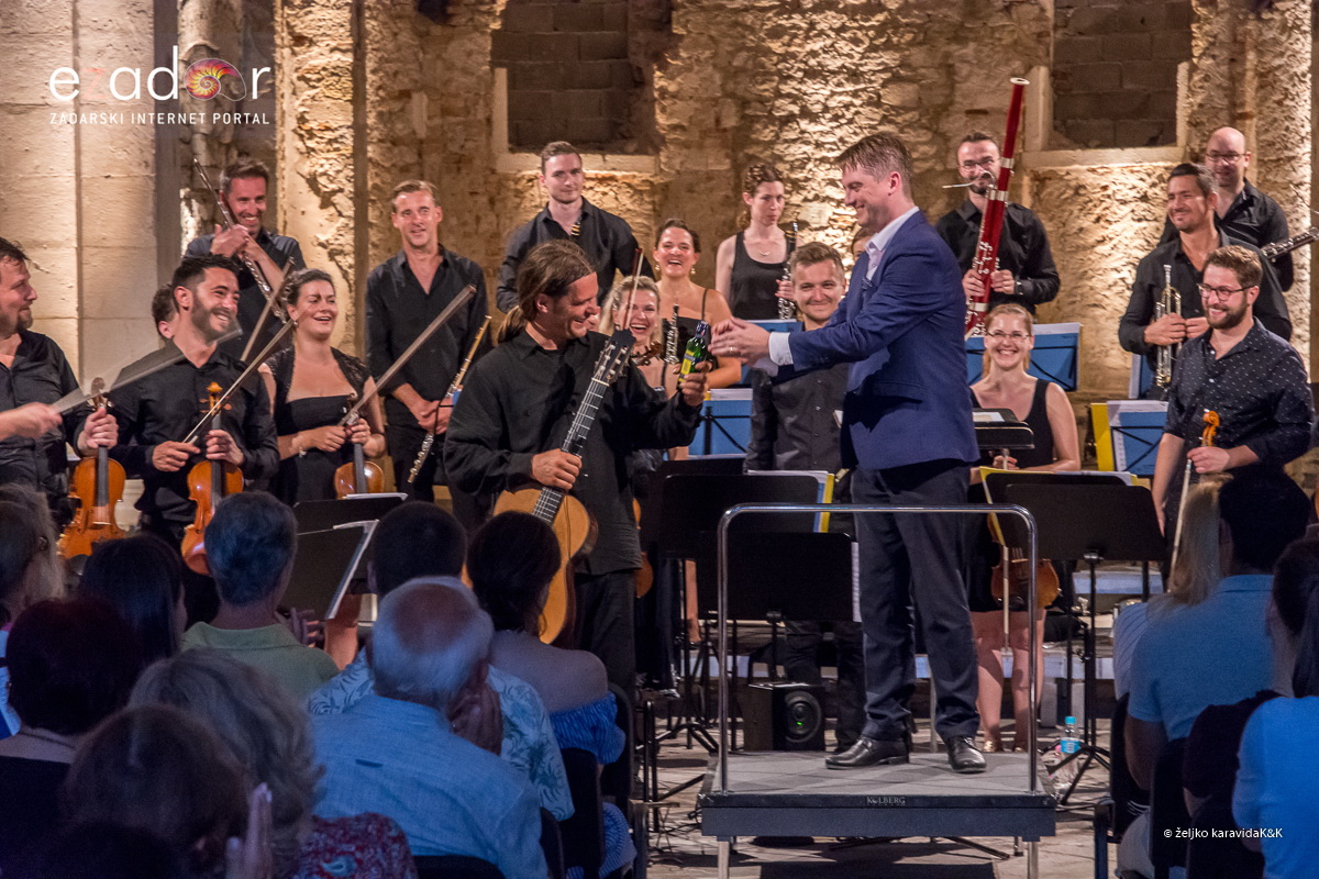 59. Glazbene večeri u sv. Donatu: Orkestar Epoque i gitarist Krešimir Bedek @ Crkva sv. Nikole