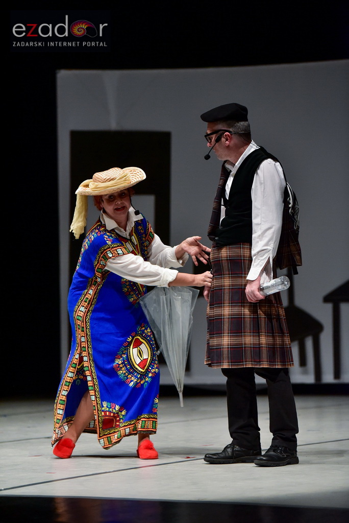 Predstava “Odgojoj” Plesne udruge Gesta u HNK Zadar