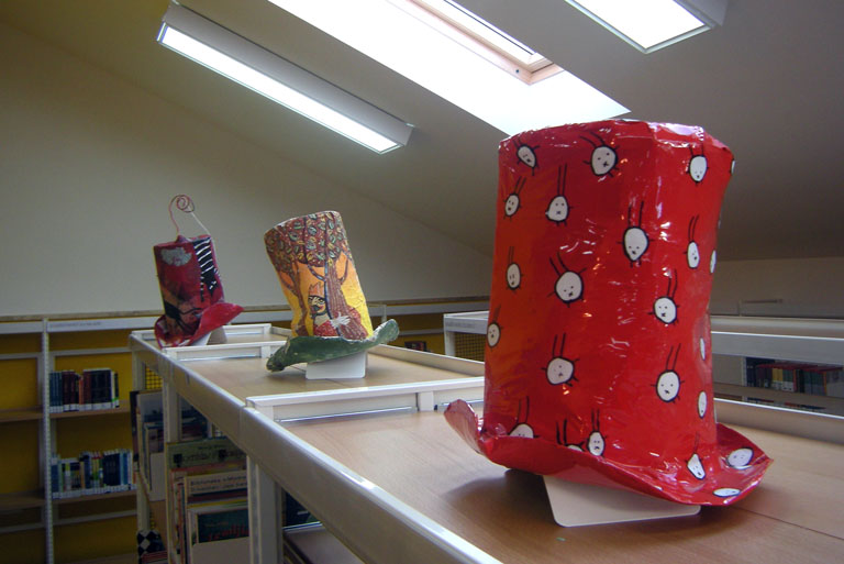 Izložba šešira hrvatskih ilustratora