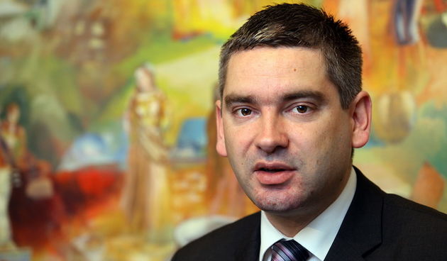 Pula, 271212.
Gradonacelnik Pule Boris Miletic u gradskoj palaci povodom novogodisnjih blagdana odrzao je konferenciju za medije.
Foto: Srecko Niketic / CROPIX