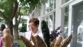 Danas je održana kreativna radionica za velike i male u organizaciji Dječjeg odjela Gradske knjižnice Zadar: izrada stručaka i jastučića od lavande od 10-12 h. Radionicu je vodila gospođa Jadranka Plantak. Foto by Lucija Juravic Danas je održana kreativna radionica za velike i male u organizaciji Dječjeg odjela Gradske knjižnice Zadar: izrada stručaka i jastučića od lavande od 10-12 h. Radionicu je vodila gospođa Jadranka Plantak. Foto by Lucija Juravic