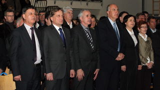 Zadar, 19032011.
Sportska dorana u Benkovcu.
Obiljezavanje 21. obljetnice HDZ-a u Benkovcu.
Na slici: gradonacelnik Branko Kutija, ministar Bozidar Kalmeta, zupan zadarske zupanije Stipe Zrilic i drugi uzvanici.
Foto: Vladimir Ivanov / CROPIX
