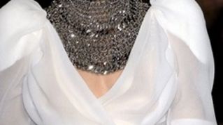 Ogrlica sa stavom (Moda.hr)