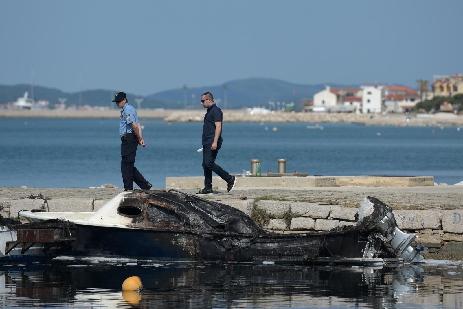 Sv. Filip i Jakov: Požar zahvatio brodice u luci od kojih su tri potonule