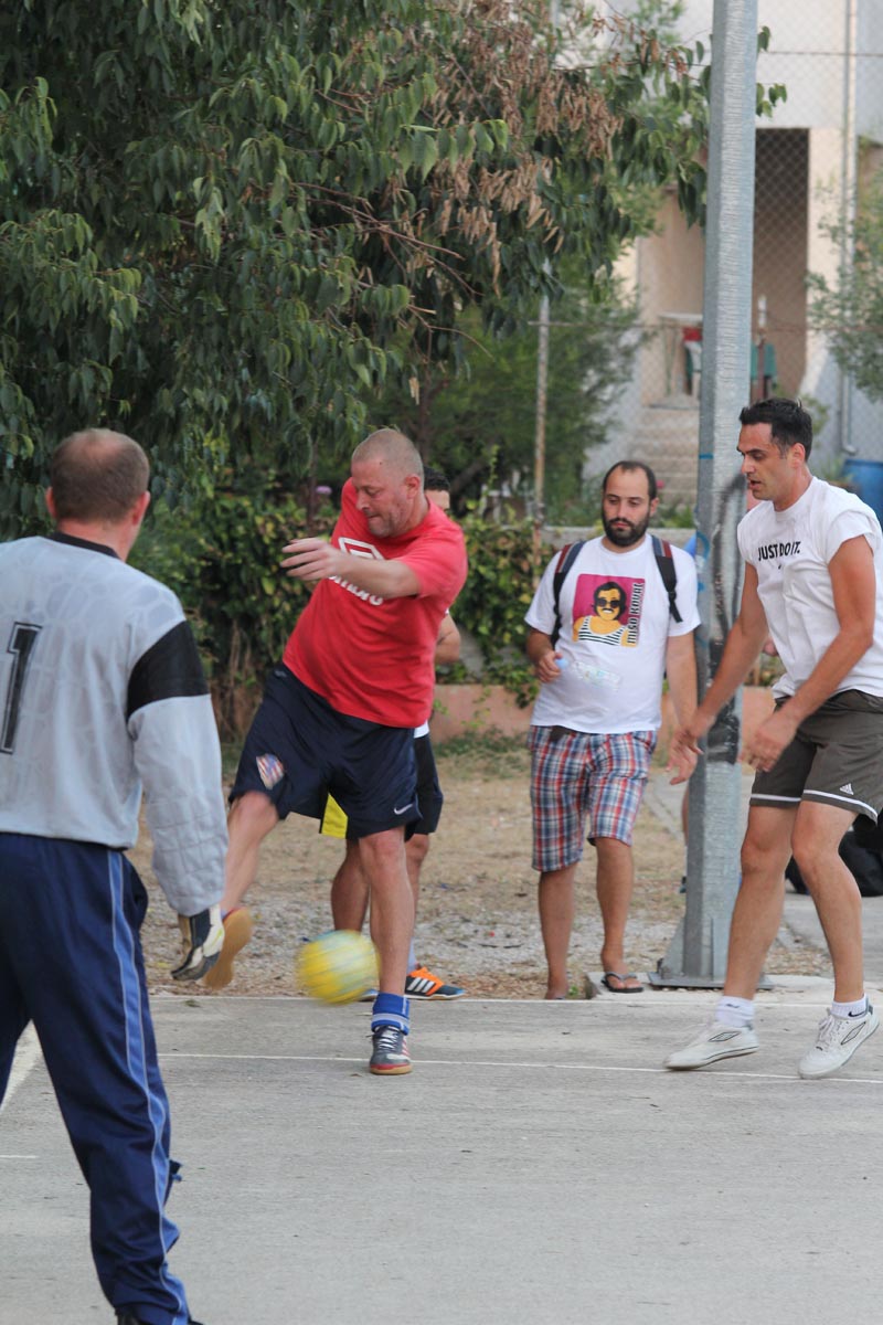 Na Stanovima se uz boćarski turnir održao i revijalni nogometni turnir. Osim prijavljenih ekipa, snage su ponovno odmjeravali liječnici Opće bolnice Zadar i predstavnici poglavarstva Grada Zadra. Na Stanovima se uz boćarski turnir održao i revijalni nogometni turnir. Osim prijavljenih ekipa, snage su ponovno odmjeravali liječnici Opće bolnice Zadar i predstavnici poglavarstva Grada Zadra.