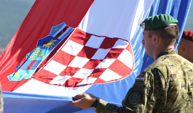 Oluja, zastava, hrvatska