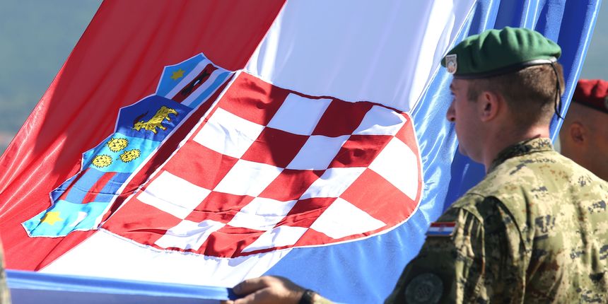 Oluja, zastava, hrvatska