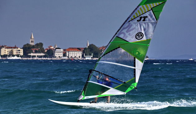 Surferi i kiteri došli na svoje pred neveru