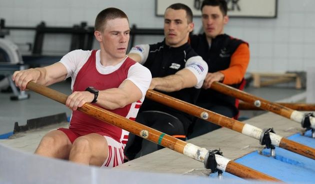 02.04.2013., Osijek – Kisni dani i hladnije vrijeme prisililo je veslace Iktusa da se zadrze u zatvorenom dijelu kluba i nastave sa treninzima. David Sain, Ante Janjic i Vjekoslav Kolobaric. Photo: Davor Javorovic/PIXSELL