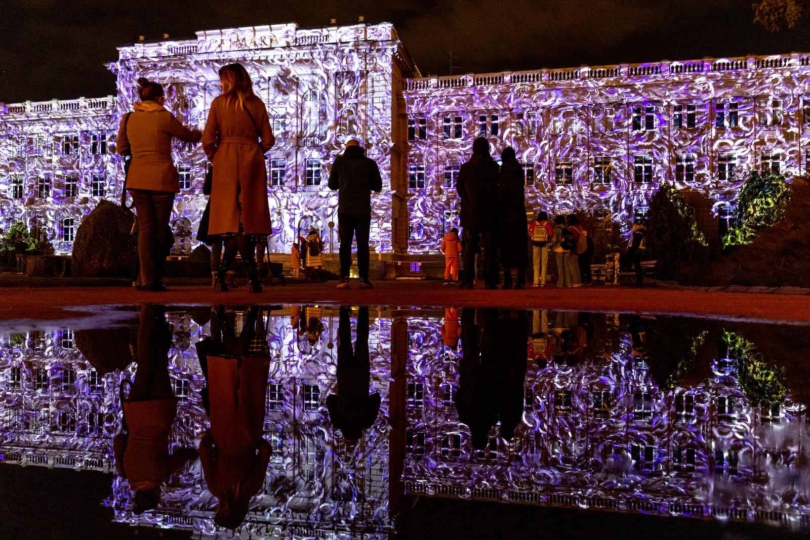 Festival svjetla – Instalacija Odd Dynamics na pročelju muzeja Mimara