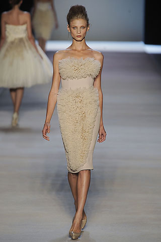 Na granici s coutureom (Moda.hr)