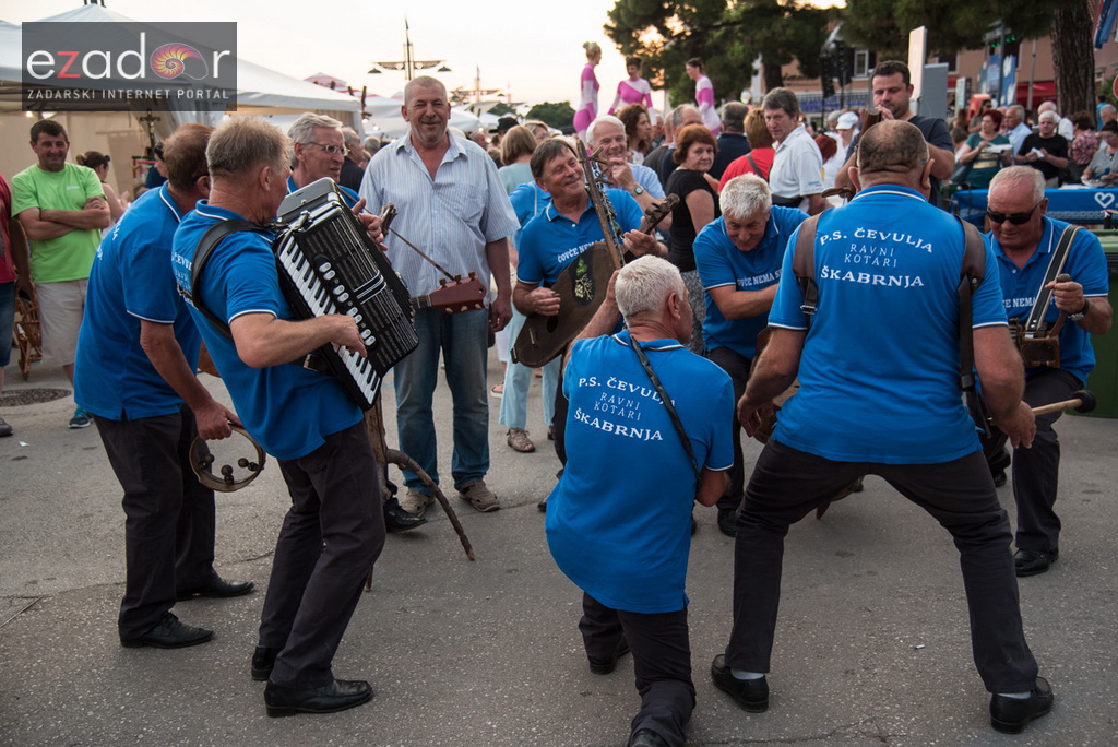 Otvoren 12. biogradski Gastro stol Otvoren 12. biogradski Gastro stol