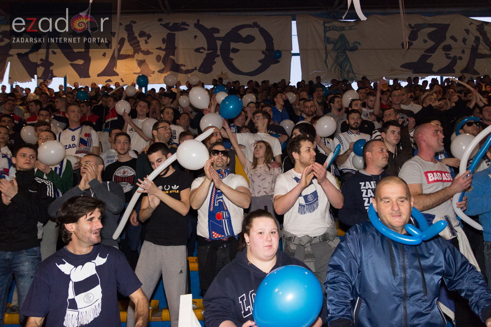 Humanitarno gledanje utakmice Zadar-Cibona u Jazinama Humanitarno gledanje utakmice Zadar-Cibona u Jazinama