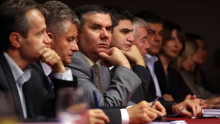 Zadar, 141010.
Danas se u Zadru sastao Izvrsni odbor Hrvatske zajednice zupanija na kojoj je predstavljen Okvirni prijedlog teritorijalnog ustroja Hrvatske.
Na fotografiji : clanovi izvrsnog odbora na sastanku
Foto . Vladimir Ivanov / CROPIX Zadar, 141010.
Danas se u Zadru sastao Izvrsni odbor Hrvatske zajednice zupanija na kojoj je predstavljen Okvirni prijedlog teritorijalnog ustroja Hrvatske.
Na fotografiji : clanovi izvrsnog odbora na sastanku
Foto . Vladimir Ivanov / CROPIX