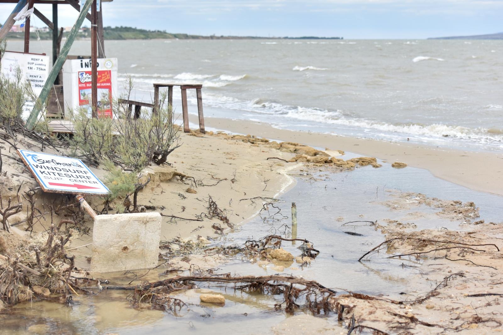 Čuvena ninska plaža Ždrijac teško stradala u poplavi