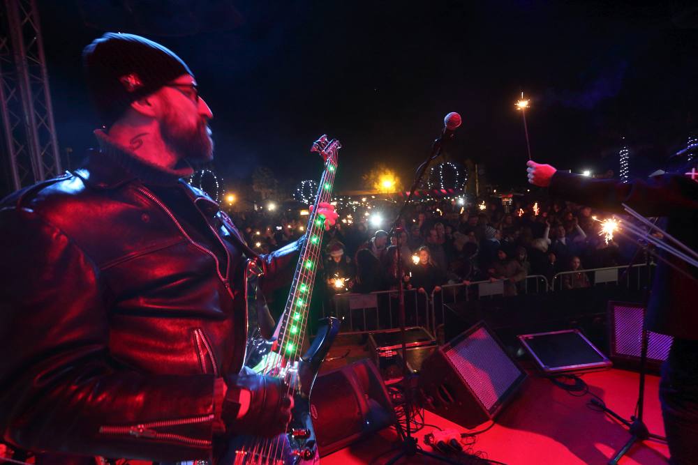 Advent na Viru: Crvena jabuka oduševila u “sniježnom” Viru Advent na Viru: Crvena jabuka oduševila u “sniježnom” Viru