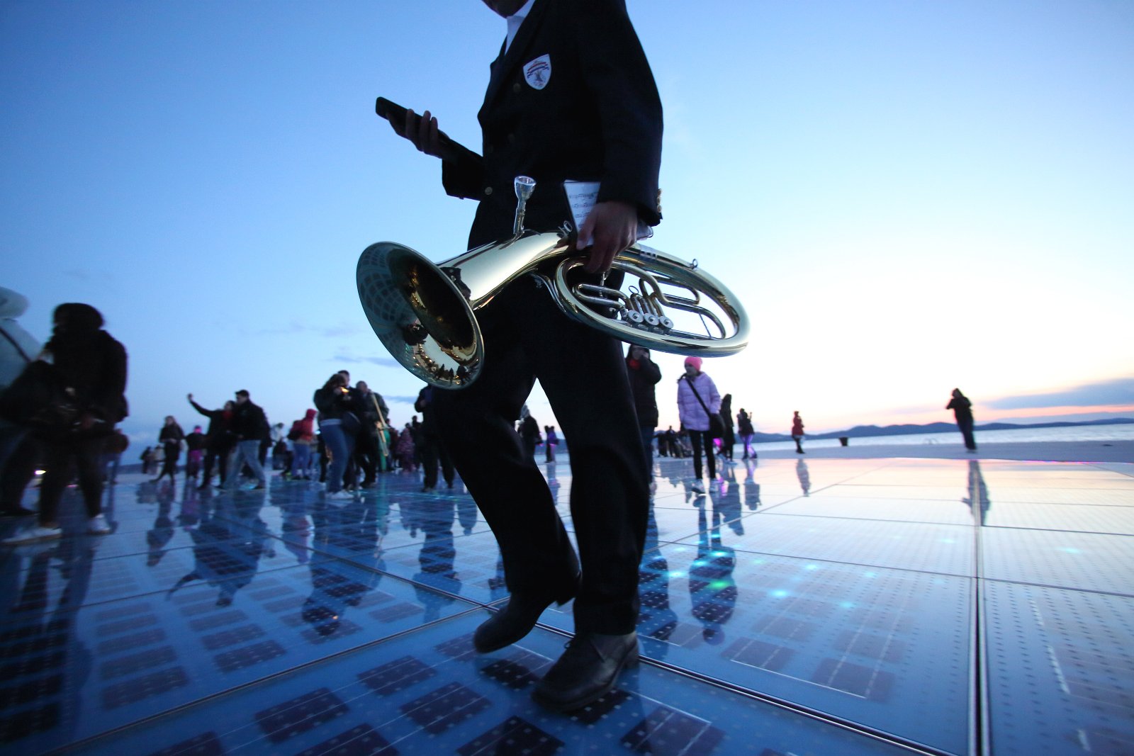 HGD Sv. Cecilija izvelo korčulanski viteški ples “Moreška” na Pozdravu suncu