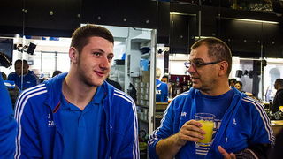 Druženje s košarkašima Zadra u Caffe baru Forum, Foto: Mia Čop Druženje s košarkašima Zadra u Caffe baru Forum, Foto: Mia Čop