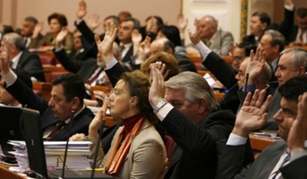 Stranke od članarina dobiju jedva za kikiriki, foto: Cropix