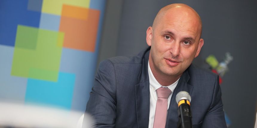 Image 379075 (auto) Image 379075 (auto)