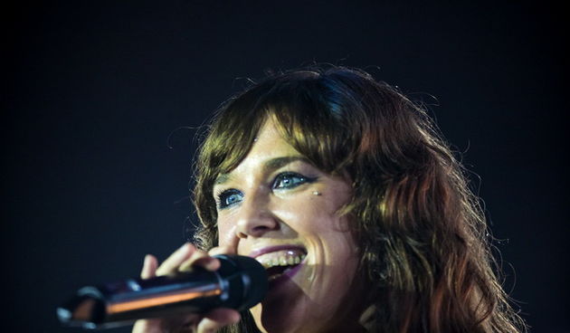 Zagreb, 030612.
Francuska pjevacica Zaz, pravog imena Isabelle Geffroy, kojoj je planetarnu slavu donio singl Je veux, odrzala je veceras koncert pred prepunom dvoranom Doma sportova.
Foto: Neja Markicevic / CROPIX