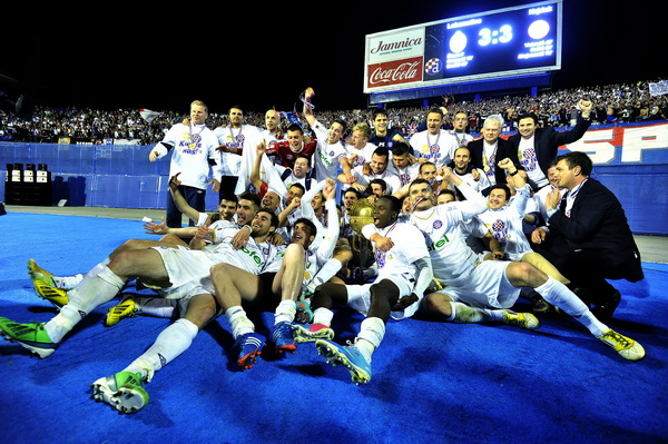 Zagreb, 220513.
Stadion Maksimir.
Uzvratna utakmica 22. finala Hrvatskog nogometnog kupa, Lokomotiva – Hajduk.
Na fotografiji: Slavlje Hajduka.
Foto: Boris Kovacev / CROPIX Zagreb, 220513.
Stadion Maksimir.
Uzvratna utakmica 22. finala Hrvatskog nogometnog kupa, Lokomotiva – Hajduk.
Na fotografiji: Slavlje Hajduka.
Foto: Boris Kovacev / CROPIX