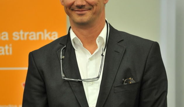 Zadar, 260413
HNS je danas u gradskoj knjiznici predstavio kandidate za zupana, gradonacelnika i nacelnike.
Na fotografiji: Danijel Katicin – nacelnik opcine Tkon.
Foto: Luka Gerlanc / CROPIX