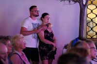 Večer evergreena u atriju palače Cedulin