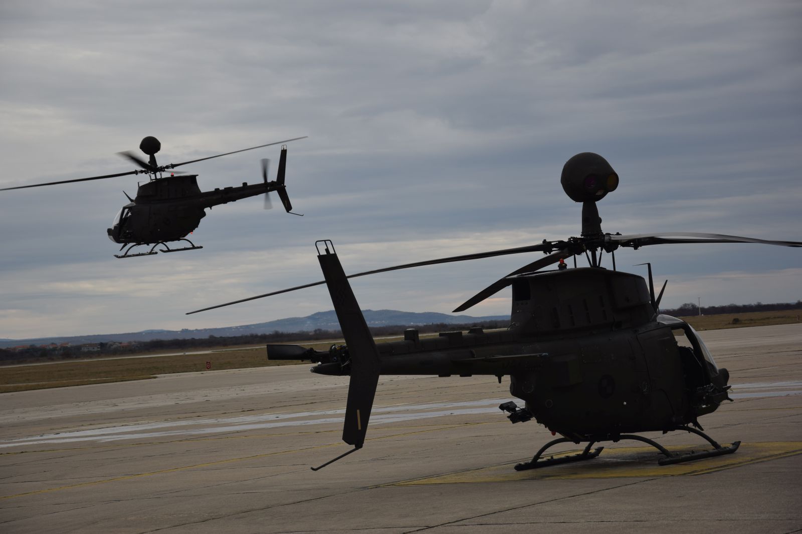 Letačka obuka nove skupine pilota na Kiowama