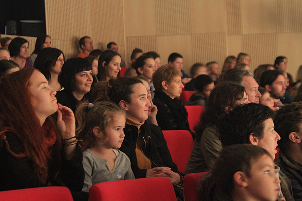 “Drago Č. i tvornica čokolade” u novoj zgradi Kazališta lutaka, Foto: Leo Banić “Drago Č. i tvornica čokolade” u novoj zgradi Kazališta lutaka, Foto: Leo Banić