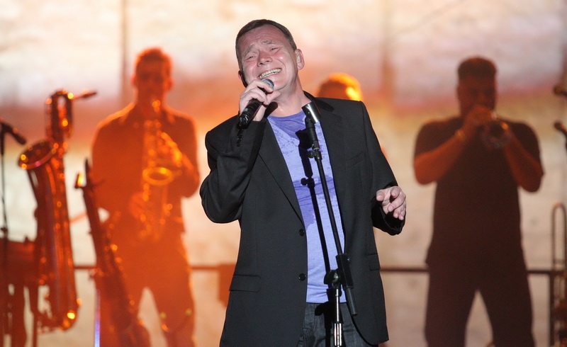 Zadar, 310711.
Britanska reggae grupa UB40 odrzala je koncet pred mnogobrojnom publikom na zadarskom Forumu.
Foto: Vladimir Ivanov / CROPIX Zadar, 310711.
Britanska reggae grupa UB40 odrzala je koncet pred mnogobrojnom publikom na zadarskom Forumu.
Foto: Vladimir Ivanov / CROPIX