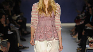 “Tie & dye” tehnika bojanja odjeće (Moda.hr)