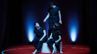 Igrajmo se: Zabranjeno mlađima od 15 strana A