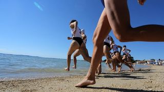Na plaži u Zatonu kod Zadra održan je tečaj Hrvatskog crvenog križa za  djevojke i mladiće kako bi dobili licencu za spasioce na plažama Zadarske županije. Photo: Filip Brala/PIXSELL