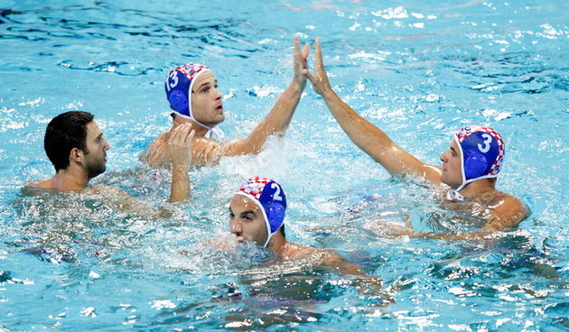Zagreb, 050910.Bazen Mladost na Savi.29. Europsko prvenstvo u vaterpolu.Hrvatska – ItalijaNa fotografiji: slavlje hrvatskih vaterpolista, Josip Pavic, Damir Buric, Ivan Buljubasic i Miho Boskovic.Foto: Ronald Gorsic / CROPIX