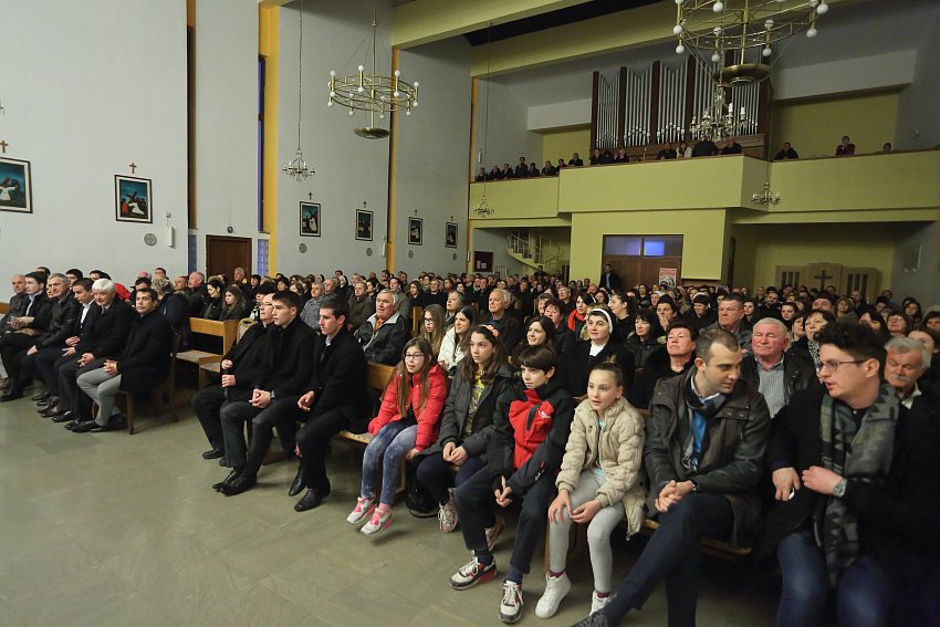 (V)Ladari i (V)Ladarice folklorne scene u Hrvatskoj još jednom oduševili Bibinjce. Foto: Leo Banić