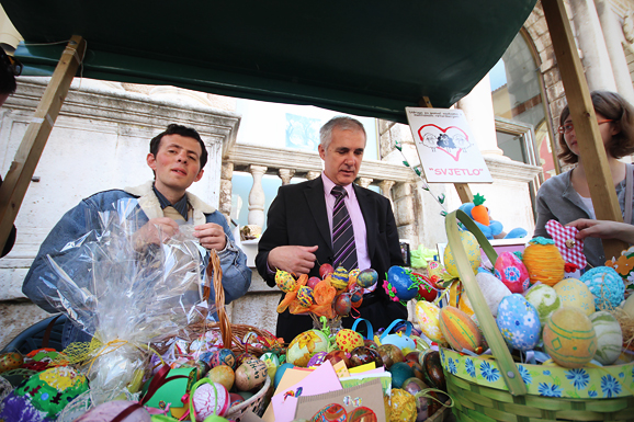Humanitarna uskršnja akcija Novog radija za udrugu Svjetlo (foto:Saša Čuka) Humanitarna uskršnja akcija Novog radija za udrugu Svjetlo (foto:Saša Čuka)