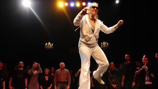 Zagreb, 291011.
Veceras je u staroj tvornici Jedinstvo odrzana jos jedna vecer 7. Festivala novog cirkusa, koji traje od 25.10. do 30.10. Veceras je odrzana cabaret predstava Red room.
Na fotografiji: nastup Beatrix or Jenifur, “strucnjakinje” za tijelo i Zagreb, 291011.
Veceras je u staroj tvornici Jedinstvo odrzana jos jedna vecer 7. Festivala novog cirkusa, koji traje od 25.10. do 30.10. Veceras je odrzana cabaret predstava Red room.
Na fotografiji: nastup Beatrix or Jenifur, “strucnjakinje” za tijelo i