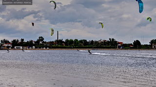 Kiteri guštali u refulima ninske bure Kiteri guštali u refulima ninske bure