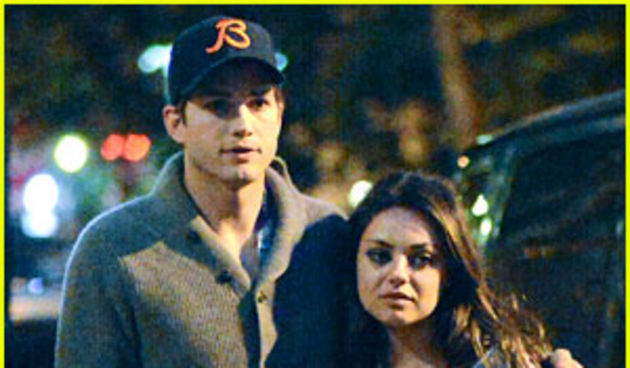 Ashton i Mila Kunis, foto-justjared.com