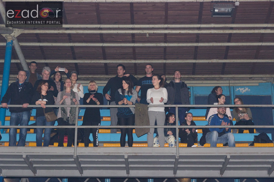 Humanitarno gledanje utakmice Zadar-Cibona u Jazinama Humanitarno gledanje utakmice Zadar-Cibona u Jazinama
