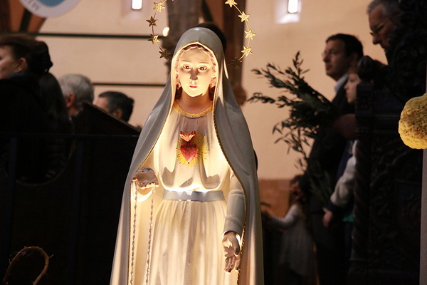 Cvjetnica 20. ožujka 2016: Nakon blagoslova maslinovih grančica, nadbisku Želimir Puljić predvodio je procesiju do katedrale sv. Stošije gdje je služio misno slavlje na kojem se pjevala Muka našeg Gospodina Cvjetnica 20. ožujka 2016: Nakon blagoslova maslinovih grančica, nadbisku Želimir Puljić predvodio je procesiju do katedrale sv. Stošije gdje je služio misno slavlje na kojem se pjevala Muka našeg Gospodina