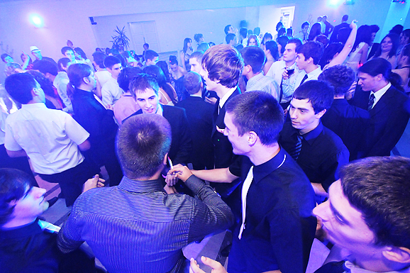 Maturalna večer gimnazije Franjo Petrić (foto:Saša Čuka) Maturalna večer gimnazije Franjo Petrić (foto:Saša Čuka)