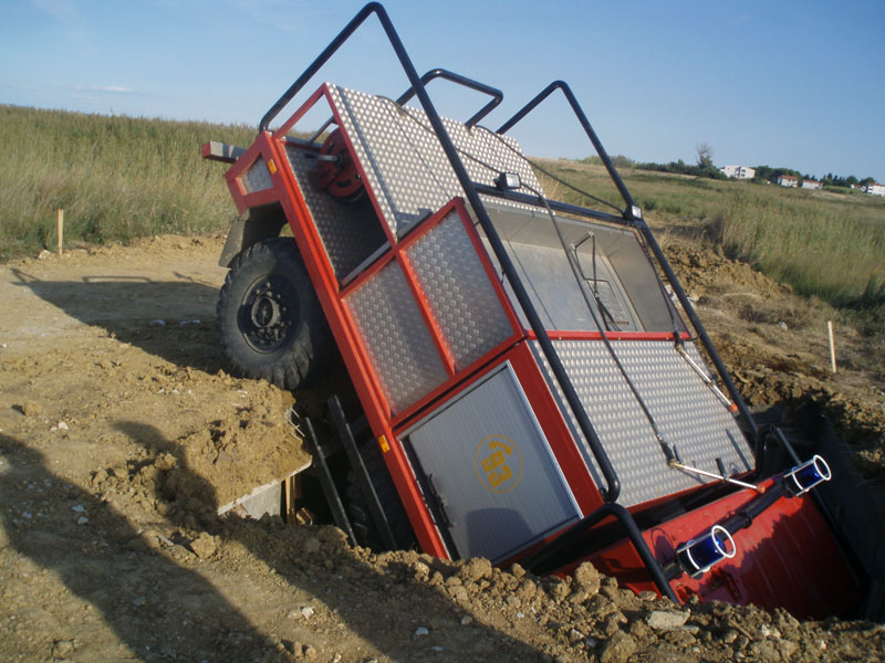Sabunike: Vatrogasno vozilo u jami