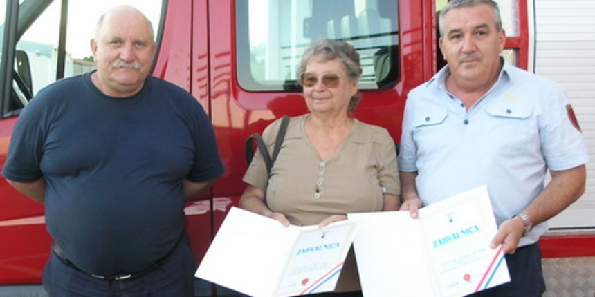 Zahvala Đurđi i Kristini Petrinec, Foto: Josip Portada Zahvala Đurđi i Kristini Petrinec, Foto: Josip Portada