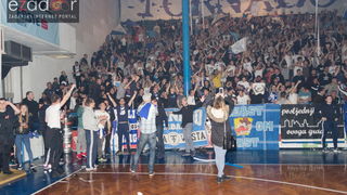 Humanitarno gledanje utakmice Zadar-Cibona (85-84) u Jazinama Humanitarno gledanje utakmice Zadar-Cibona (85-84) u Jazinama