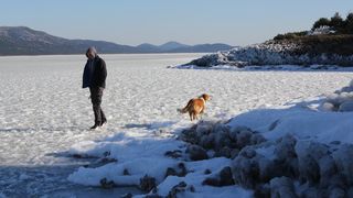 Šetnja po zaleđenom i bajkovitim Vranskim jezerom Šetnja po zaleđenom i bajkovitim Vranskim jezerom