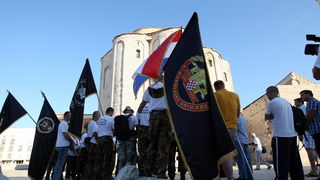 Zadar, 210812.
Hrvatski branitelji krenuli su jutros u hodnju koja ce trajati pet dana. Sudjeluju: Udruga veterana hrvatskih gardijskih postrojbi, Udruga veterana SJP MUP-a RH, UMDDRH Zadar, 210812.
Hrvatski branitelji krenuli su jutros u hodnju koja ce trajati pet dana. Sudjeluju: Udruga veterana hrvatskih gardijskih postrojbi, Udruga veterana SJP MUP-a RH, UMDDRH