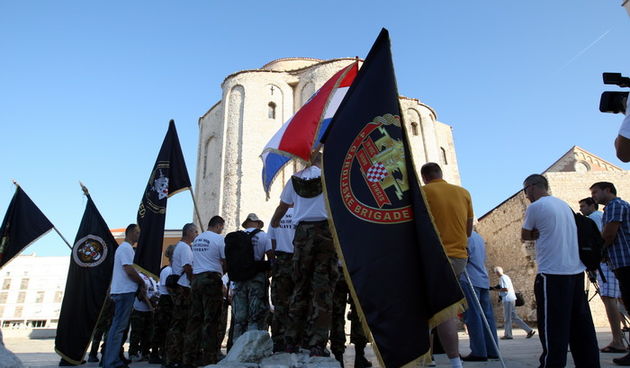 Zadar, 210812.
Hrvatski branitelji krenuli su jutros u hodnju koja ce trajati pet dana. Sudjeluju: Udruga veterana hrvatskih gardijskih postrojbi, Udruga veterana SJP MUP-a RH, UMDDRH